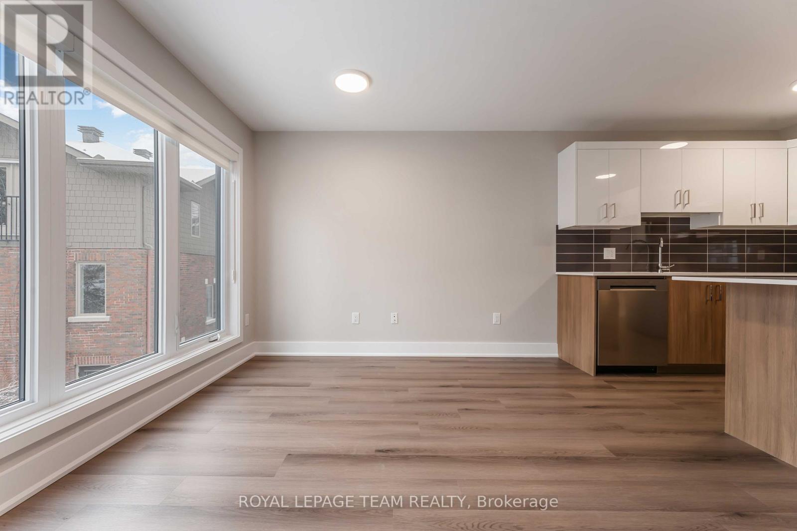 6 - 342 Fifth Avenue, Ottawa, Ontario  K1S 2N7 - Photo 7 - X12677606