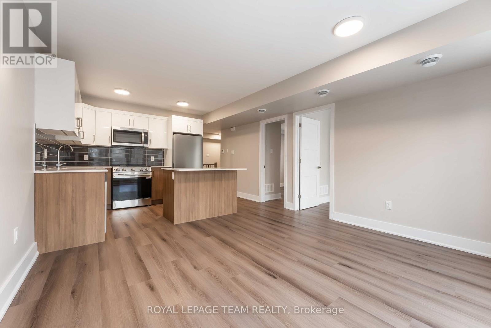 6 - 342 Fifth Avenue, Ottawa, Ontario  K1S 2N7 - Photo 9 - X12677606