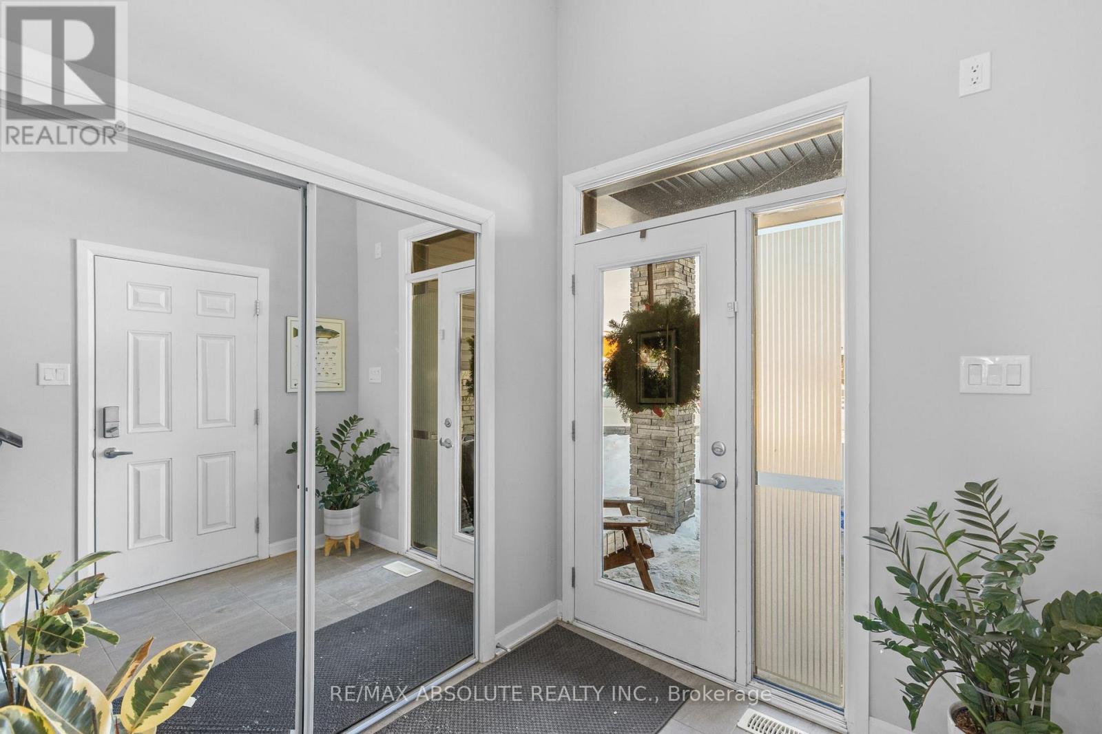 80 Natare Place, Ottawa, Ontario  K2T 0P2 - Photo 5 - X12677644