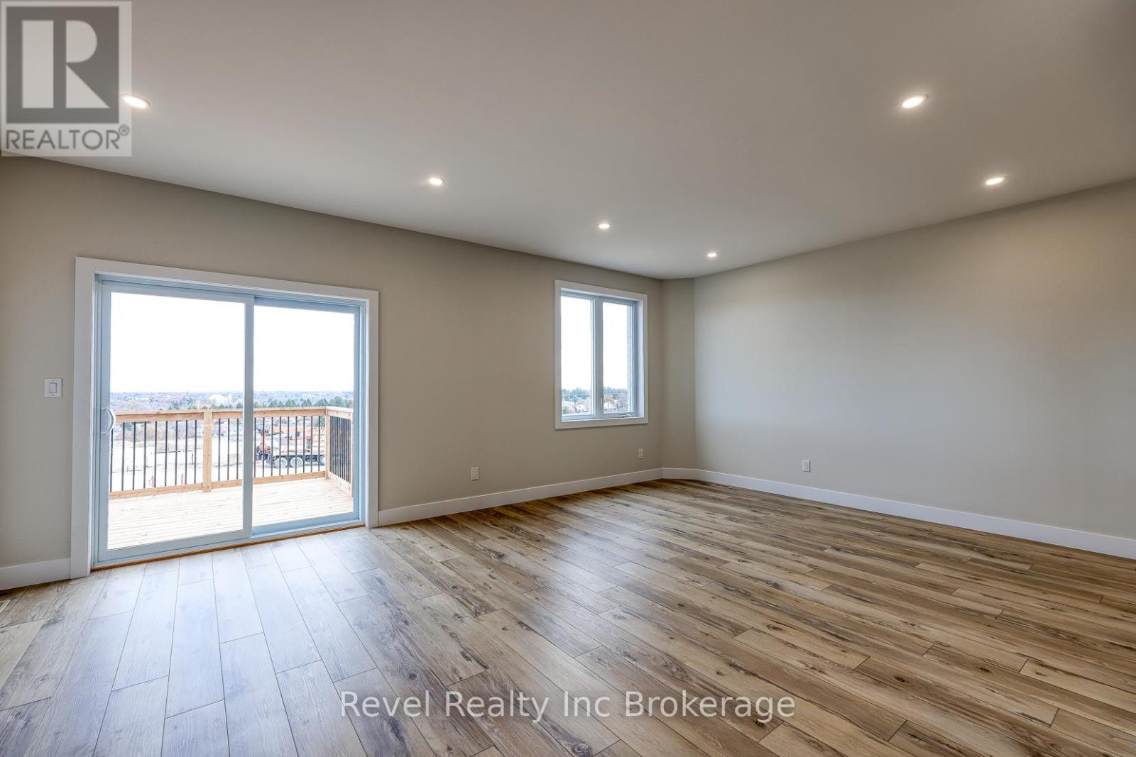 455 Gillespie Street, Woodstock, Ontario  N4S 7V6 - Photo 3 - X12677640