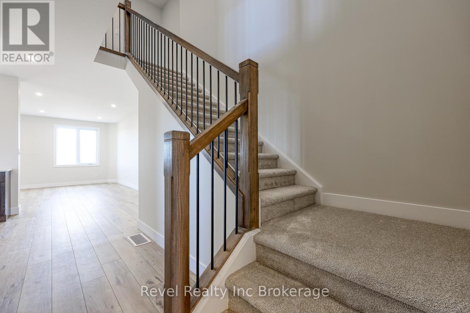 455 Gillespie Street, Woodstock, Ontario  N4S 7V6 - Photo 8 - X12677640