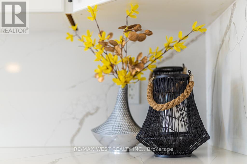 26 Ramage Lane, Toronto, Ontario  M9C 5S6 - Photo 7 - W12673358