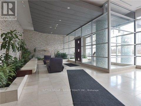 2110 - 3939 Duke Of York Boulevard, Mississauga, Ontario  L5B 4N2 - Photo 2 - W12676004