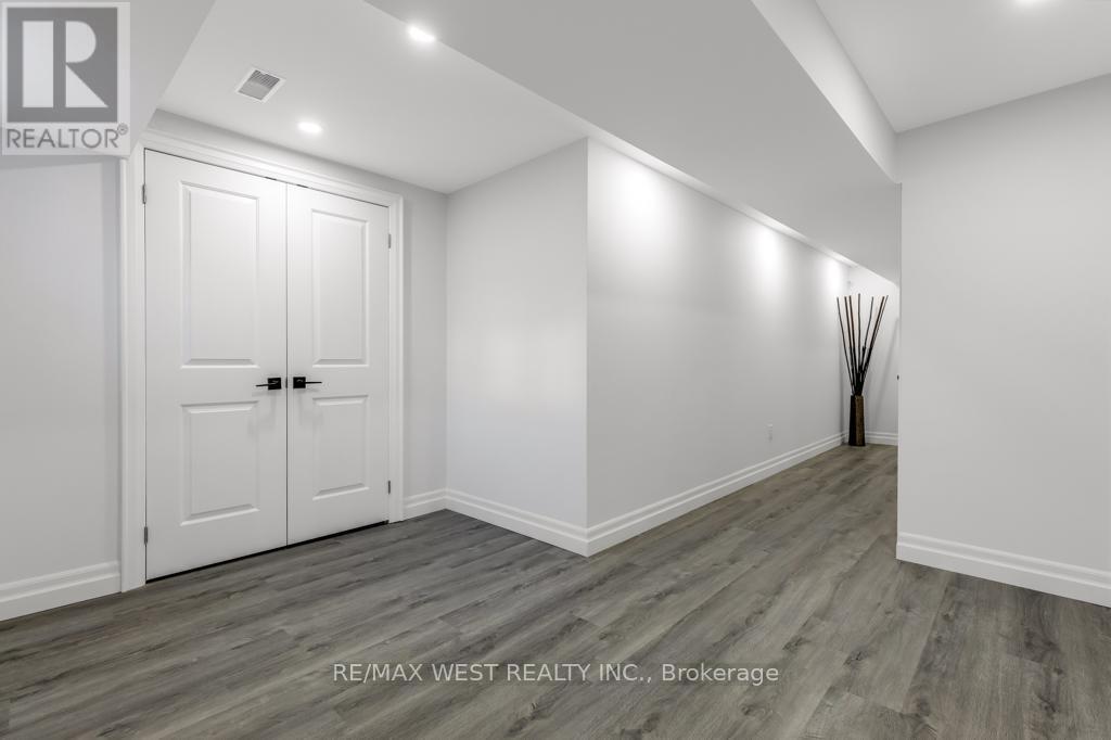 26 Ramage Lane, Toronto, Ontario  M9C 5S6 - Photo 10 - W12673358