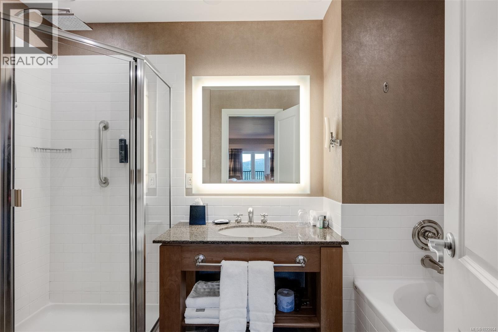 335/337 C 1999 Country Club Way, Langford, British Columbia  V9B 6R3 - Photo 10 - 1022804