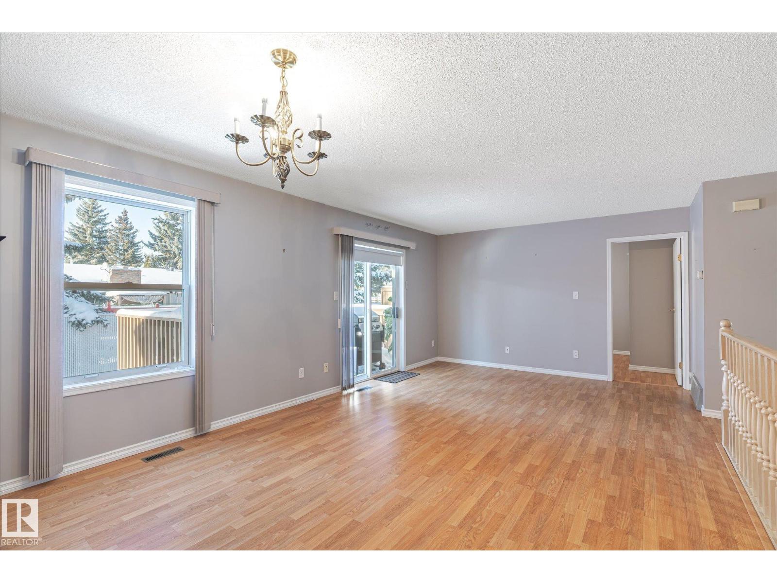 8160 27 Av Nw, Edmonton, Alberta  T6K 4C9 - Photo 3 - E4466382