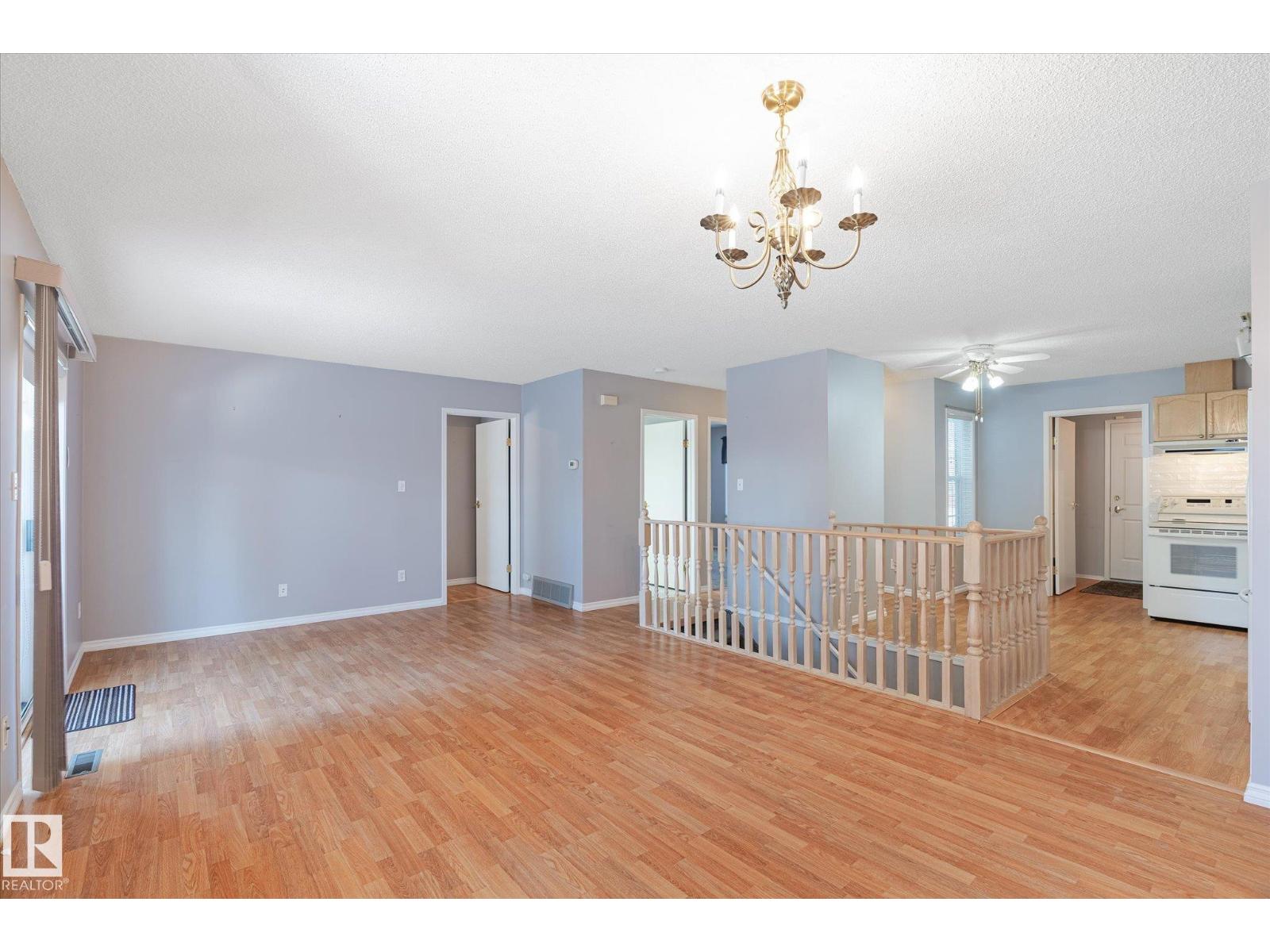 8160 27 Av Nw, Edmonton, Alberta  T6K 4C9 - Photo 2 - E4466382