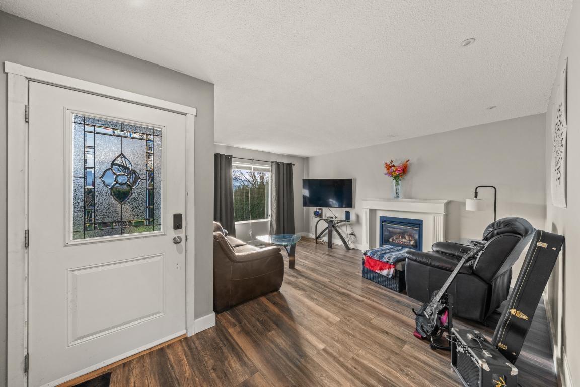 47605 Yale Road, Little Mountain, Chilliwack, British Columbia  V2P 7M8 - Photo 5 - R3077522