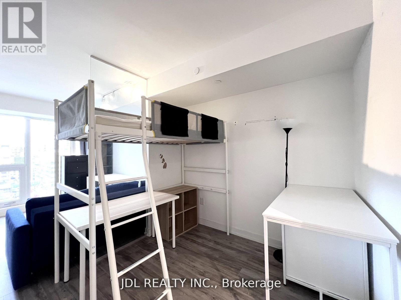 1715 - 77 Shuter Street, Toronto, Ontario  M5B 0B8 - Photo 5 - C12677622