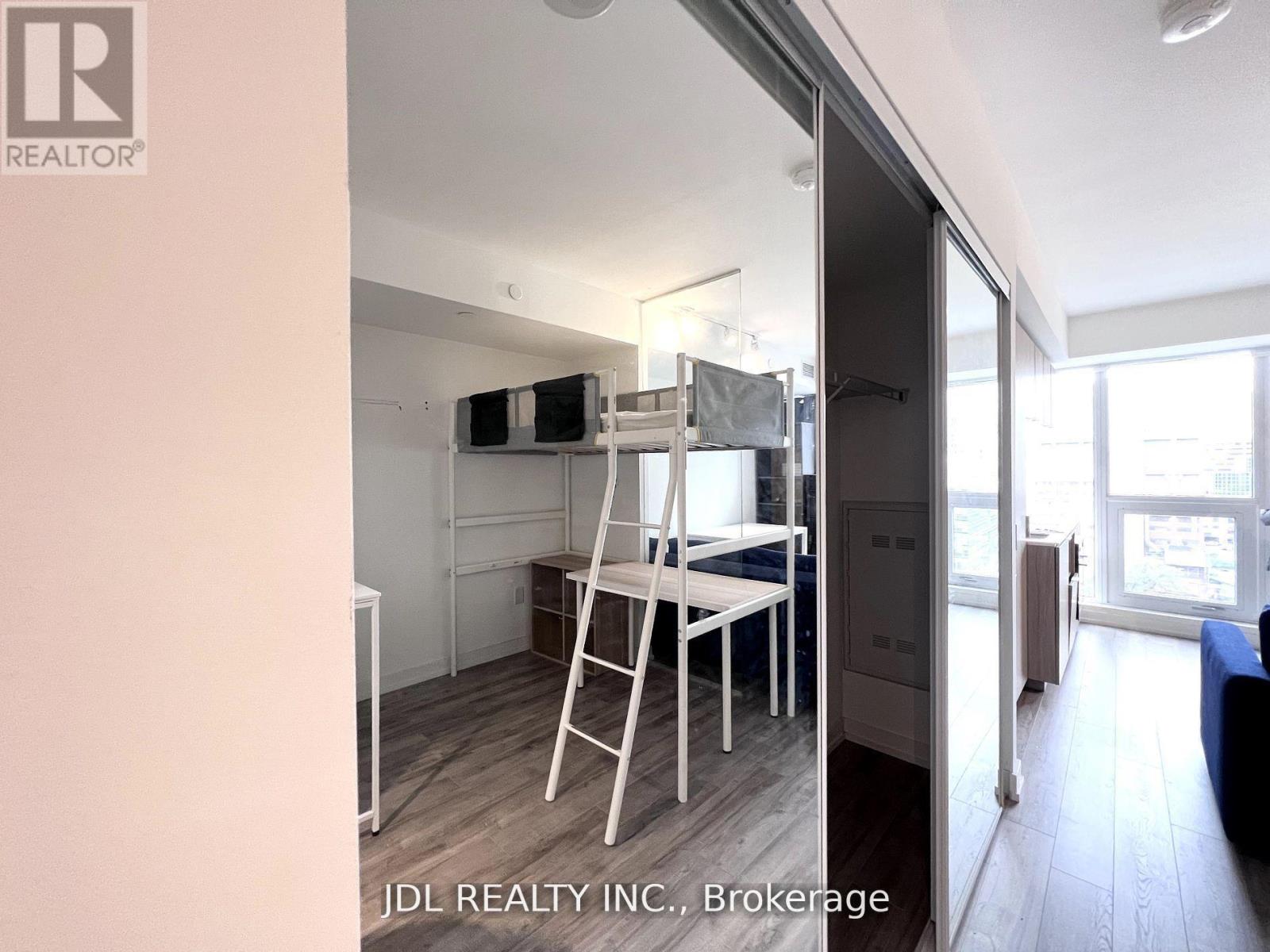 1715 - 77 Shuter Street, Toronto, Ontario  M5B 0B8 - Photo 6 - C12677622