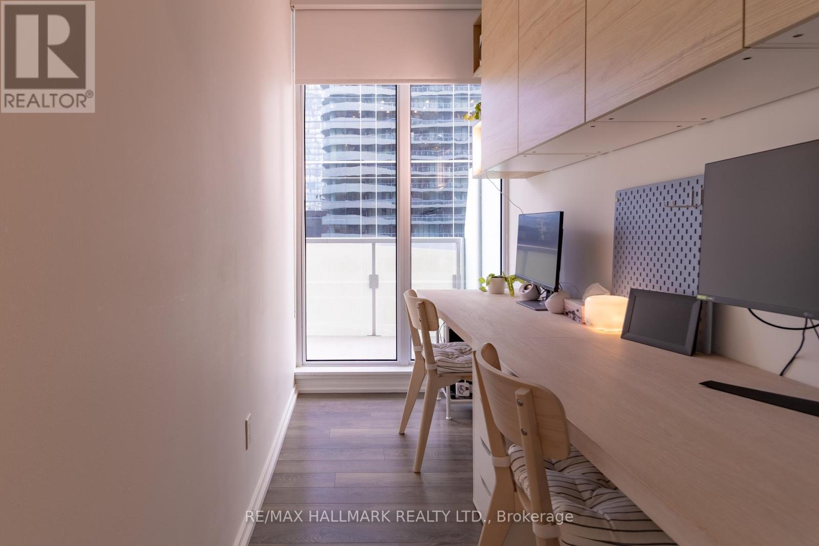 1105 - 197 Yonge Street, Toronto, Ontario  M5B 1M4 - Photo 14 - C12677634