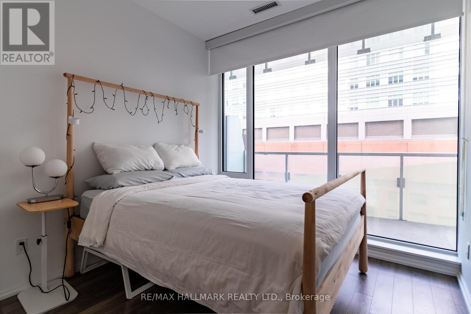 1105 - 197 Yonge Street, Toronto, Ontario  M5B 1M4 - Photo 15 - C12677634
