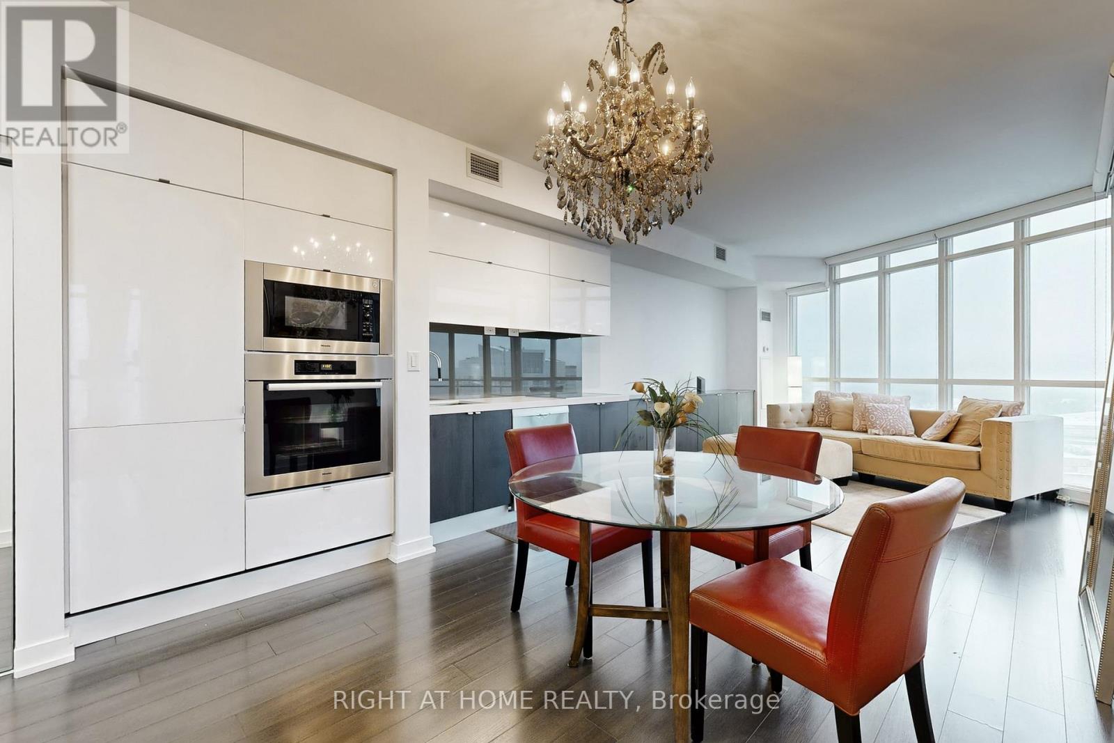 4309 - 21 Iceboat Terrace, Toronto, Ontario  M5V 4A9 - Photo 11 - C12677636