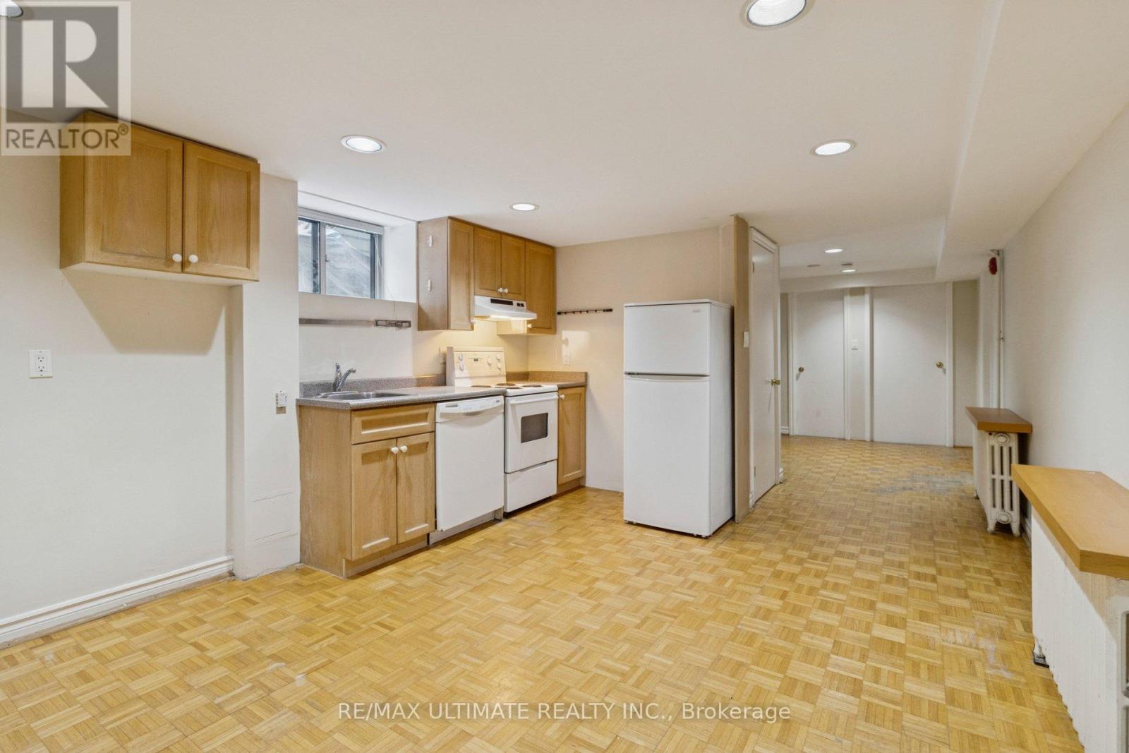 Basement - 12 Foxbar Road, Toronto, Ontario  M4V 2G6 - Photo 4 - C12677642