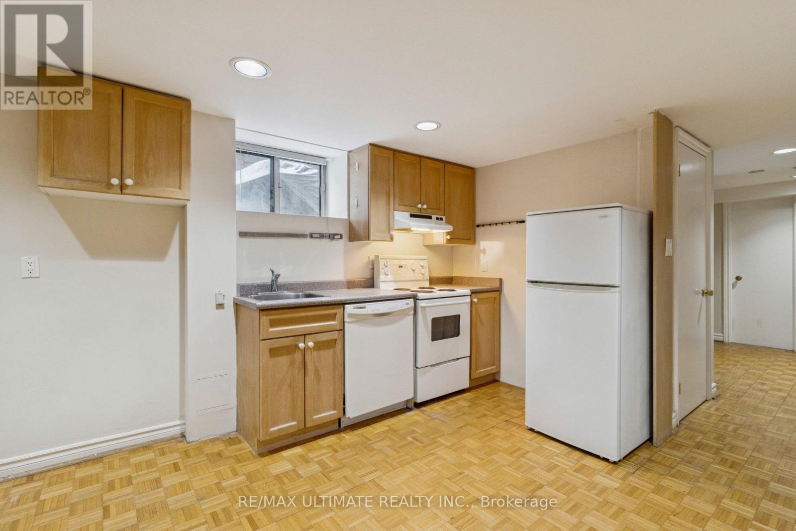 Basement - 12 Foxbar Road, Toronto, Ontario  M4V 2G6 - Photo 5 - C12677642