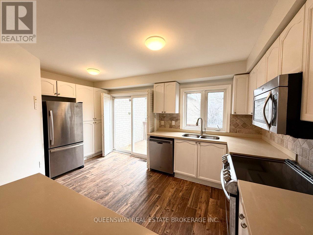 20 Rodeo Court, Toronto, Ontario  M2M 4M3 - Photo 3 - C12677662