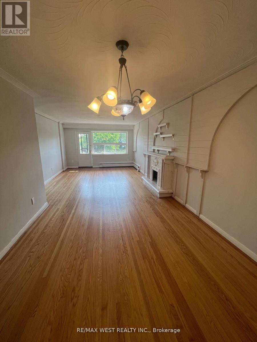 2 - 251 Pannahill Road, Toronto, Ontario  M3H 4N9 - Photo 3 - C12677666