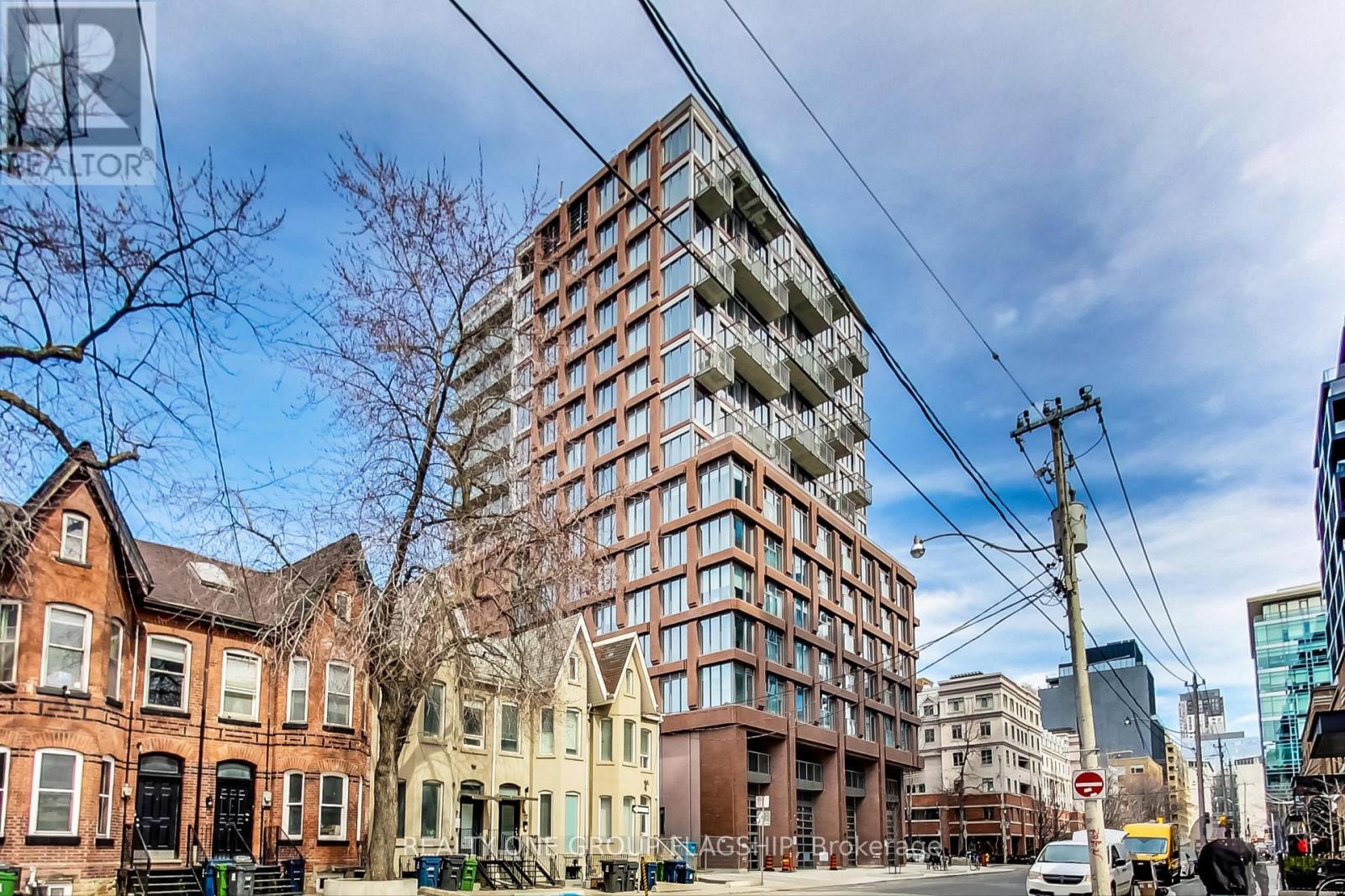 1005 - 2 AUGUSTA AVENUE, Toronto, Ontario