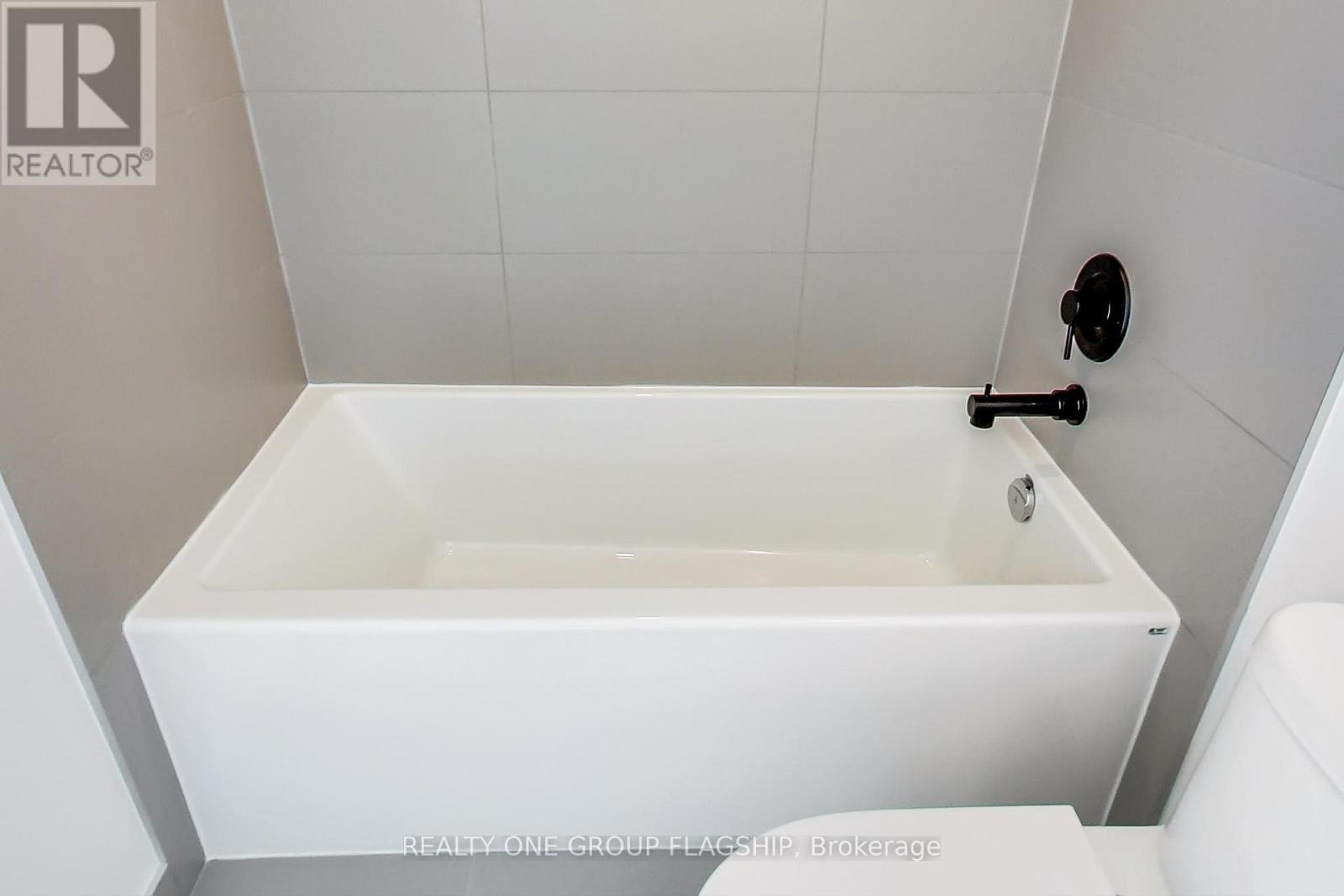 1005 - 2 Augusta Avenue, Toronto, Ontario  M5V 0T3 - Photo 11 - C12677688