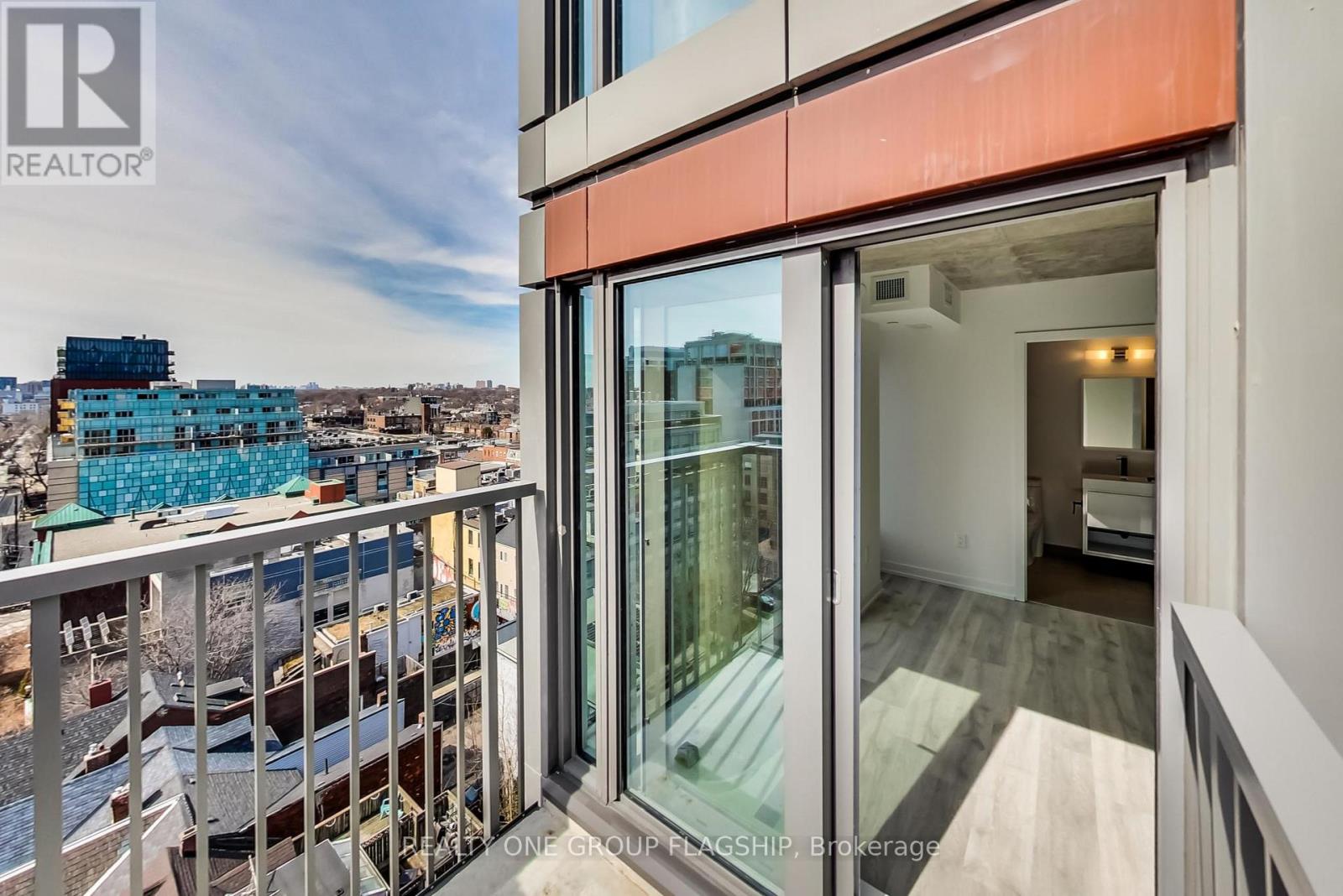 1005 - 2 Augusta Avenue, Toronto, Ontario  M5V 0T3 - Photo 18 - C12677688