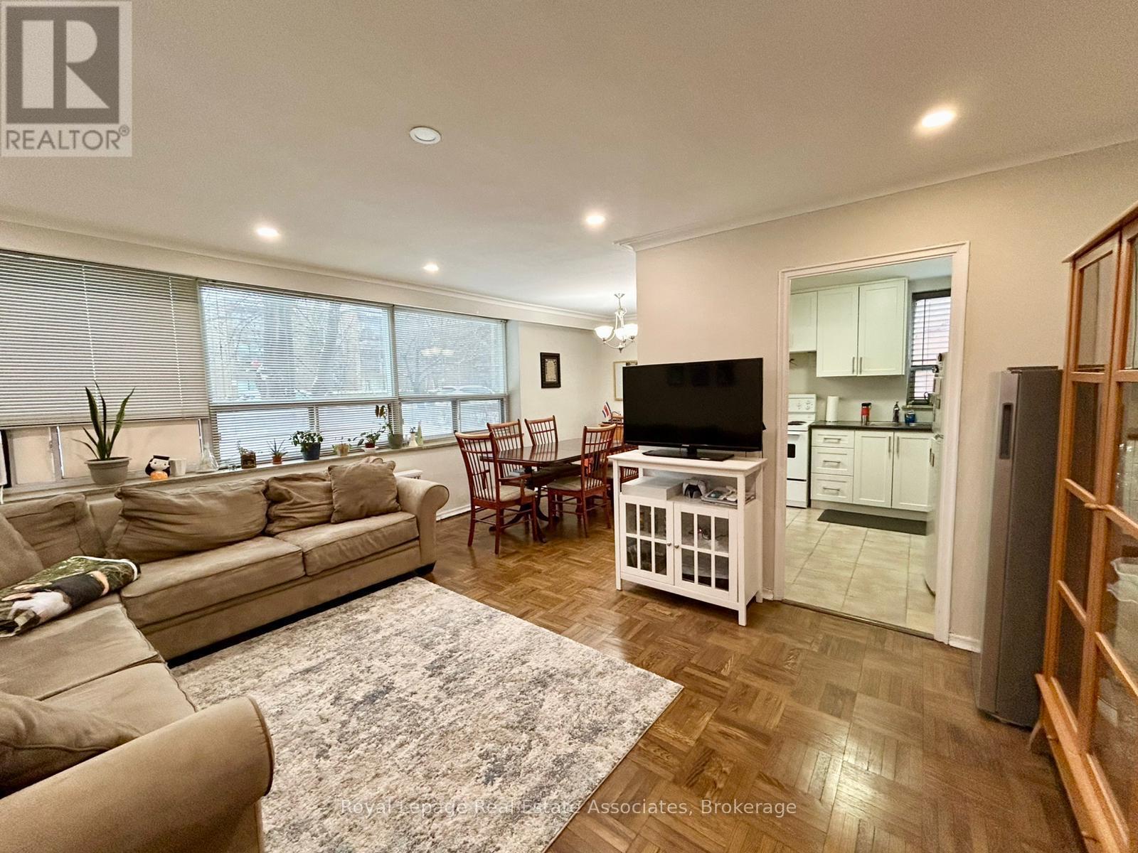 6 Meadowbrook Road, Toronto, Ontario  M6B 2S4 - Photo 2 - C12677690