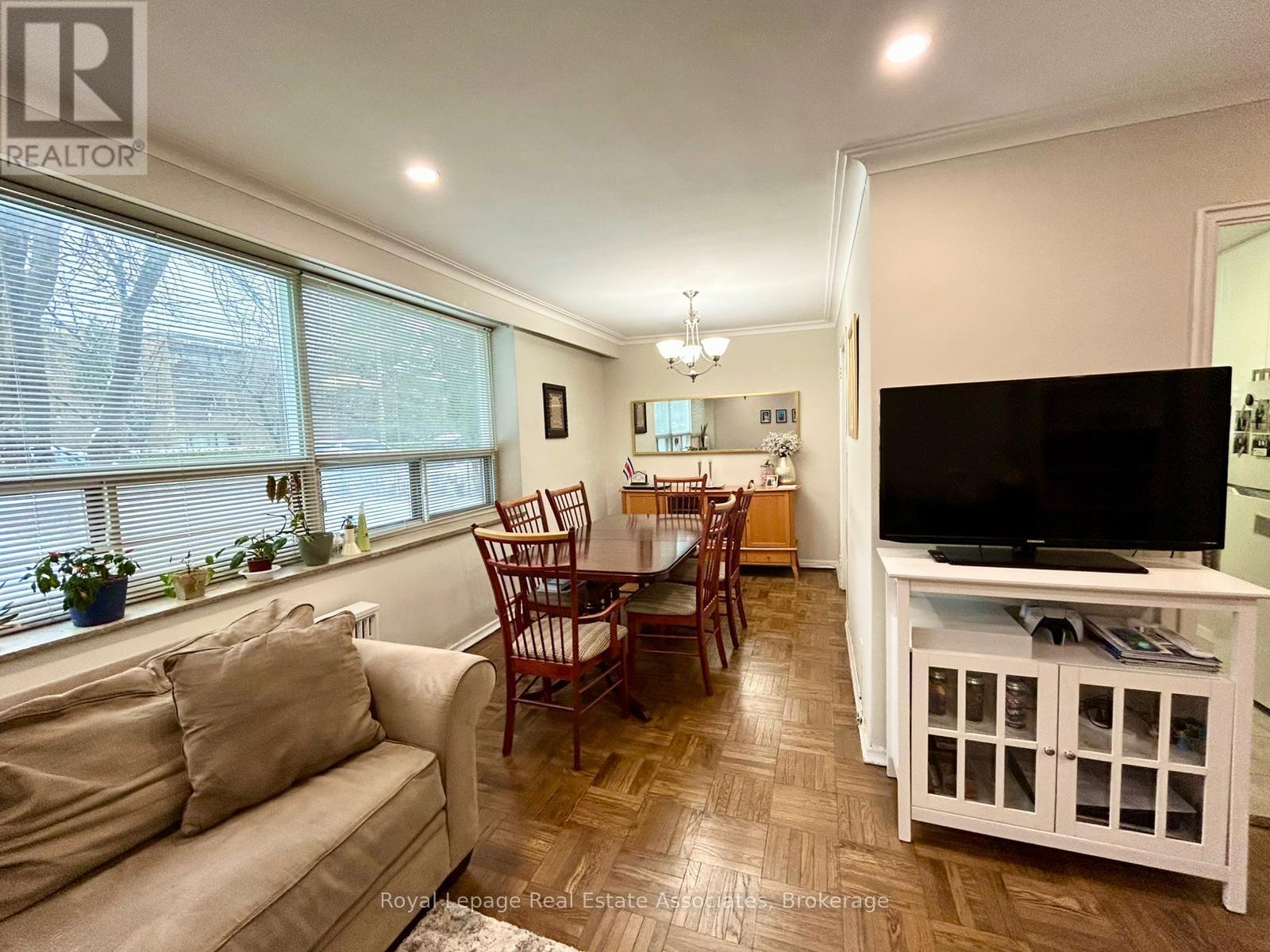 6 Meadowbrook Road, Toronto, Ontario  M6B 2S4 - Photo 3 - C12677690