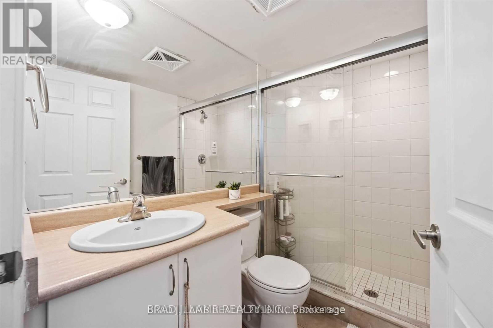 1364 - 209 Fort York Boulevard, Toronto, Ontario  M5V 4A1 - Photo 10 - C12677698