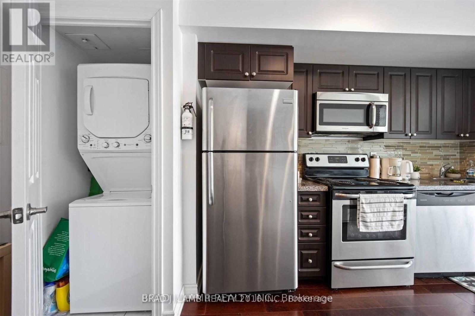 1364 - 209 Fort York Boulevard, Toronto, Ontario  M5V 4A1 - Photo 13 - C12677698