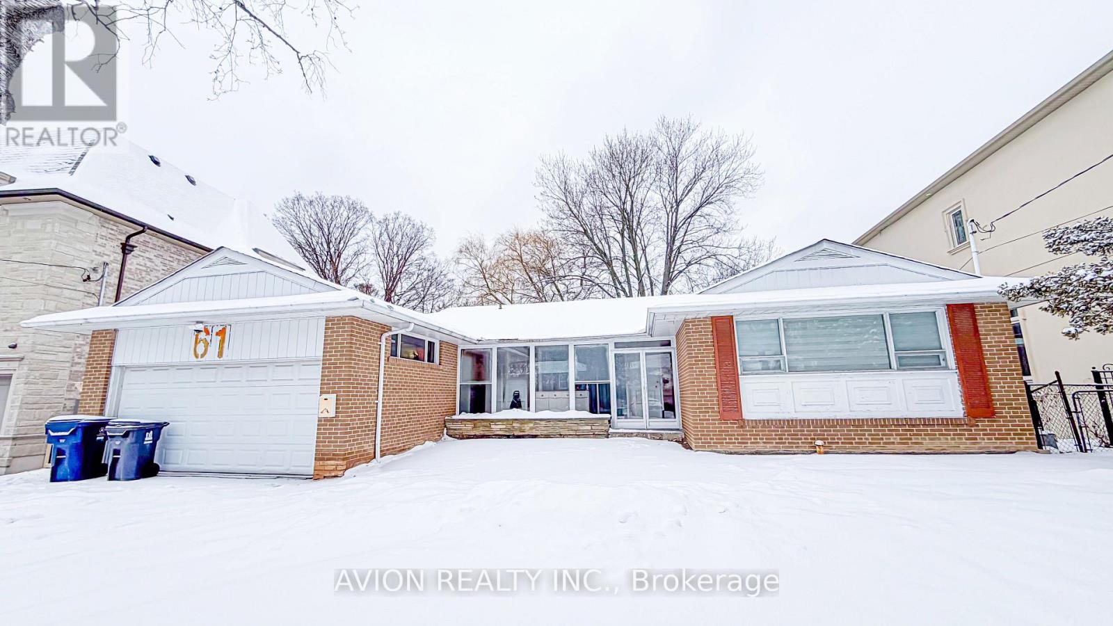 61 Alamosa Drive, Toronto, Ontario  M2J 2N8 - Photo 3 - C12677724