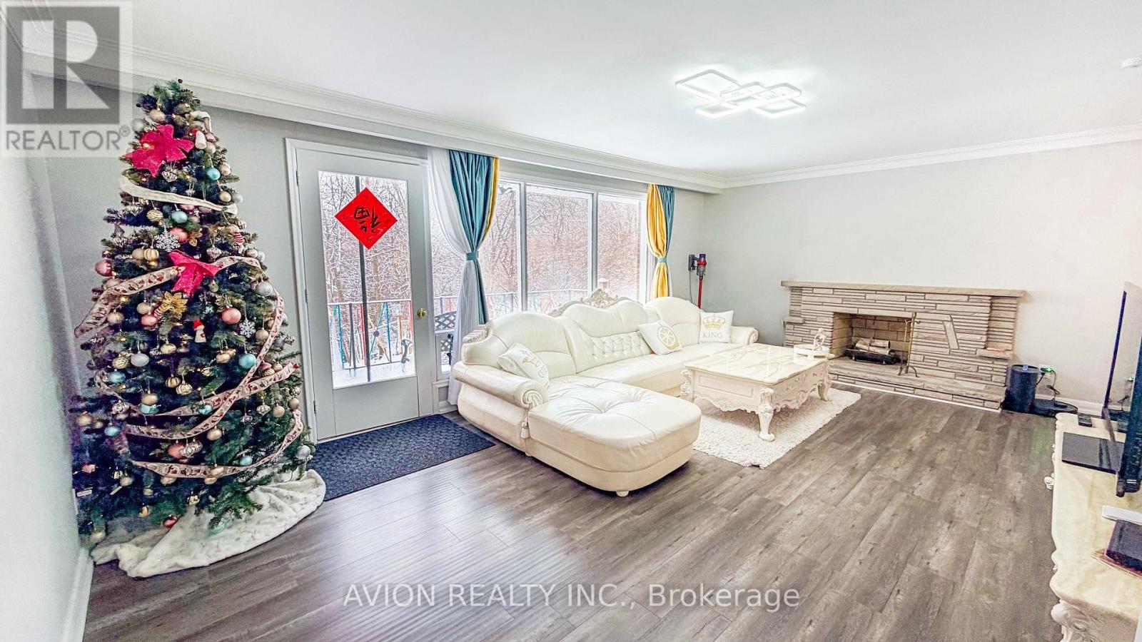 61 Alamosa Drive, Toronto, Ontario  M2J 2N8 - Photo 5 - C12677724