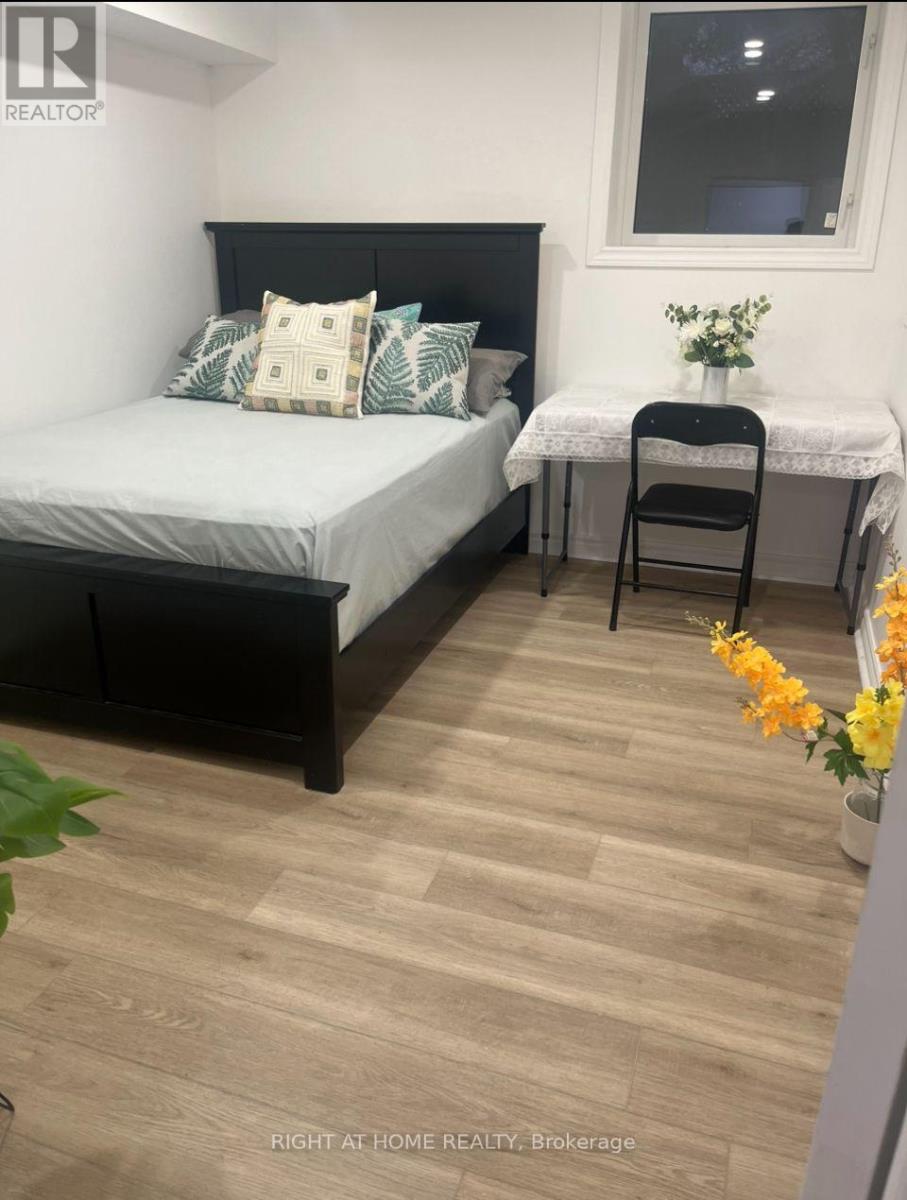 LOWER - 2 GLENHEATHER TERRACE, Toronto, Ontario