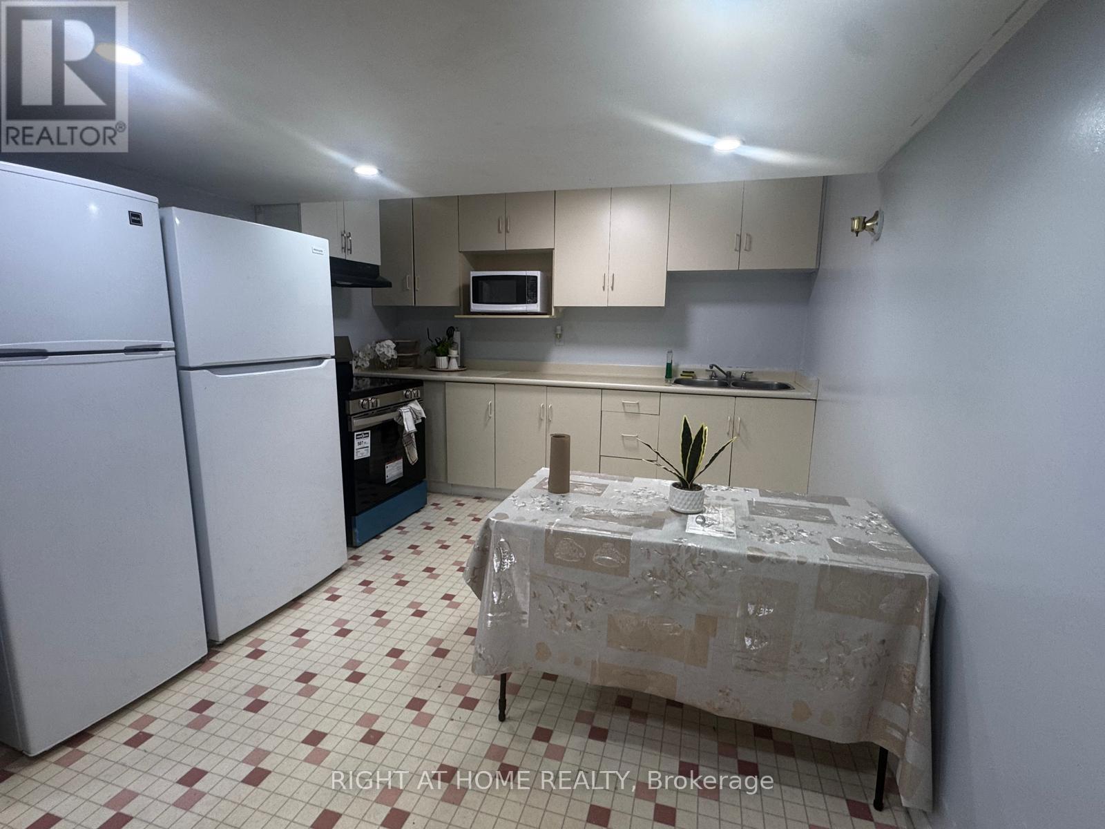 Lower - 2 Glenheather Terrace, Toronto, Ontario  M1B 5H3 - Photo 13 - E12677748