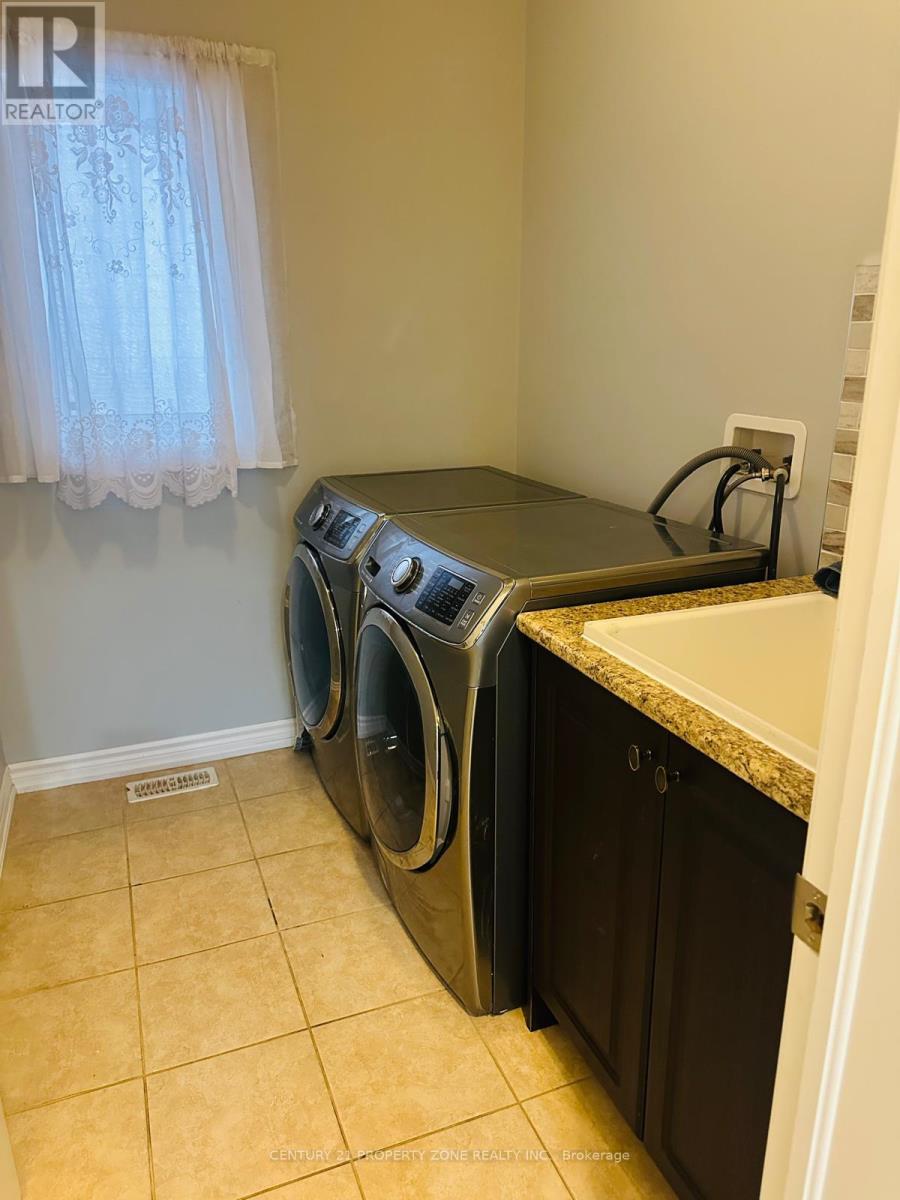 4 Hackett Street, New Tecumseth, Ontario  L9R 0G9 - Photo 7 - N12677672