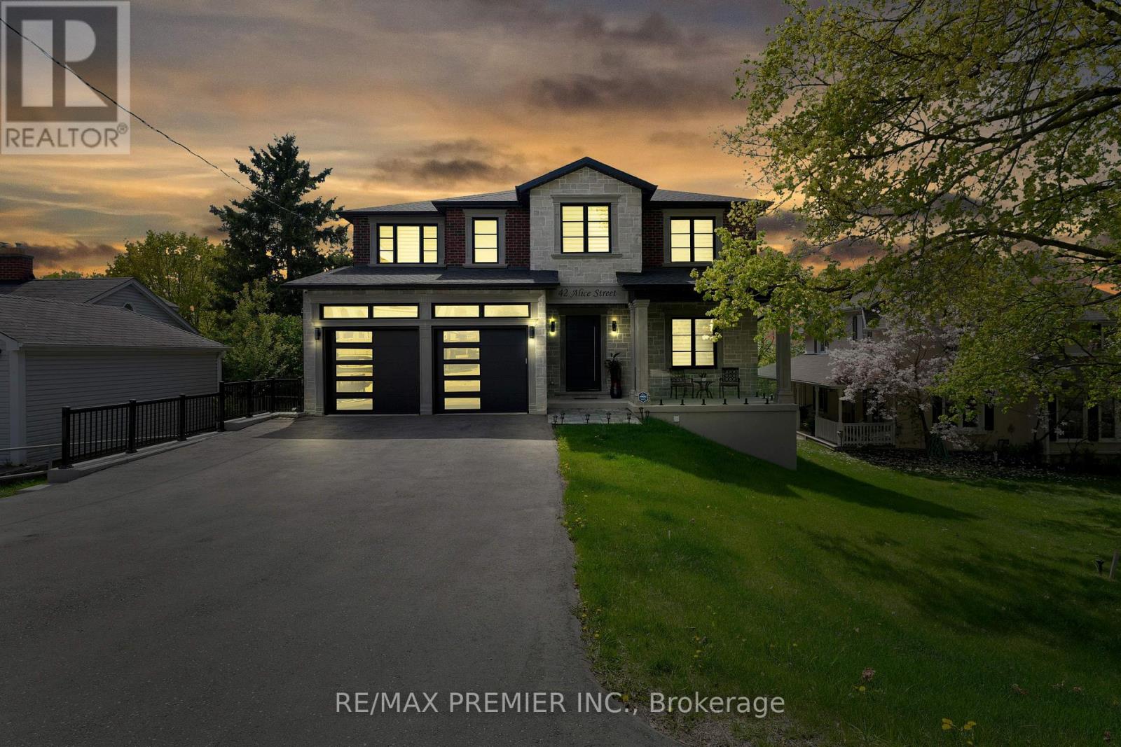 42 ALICE STREET, East Gwillimbury, Ontario