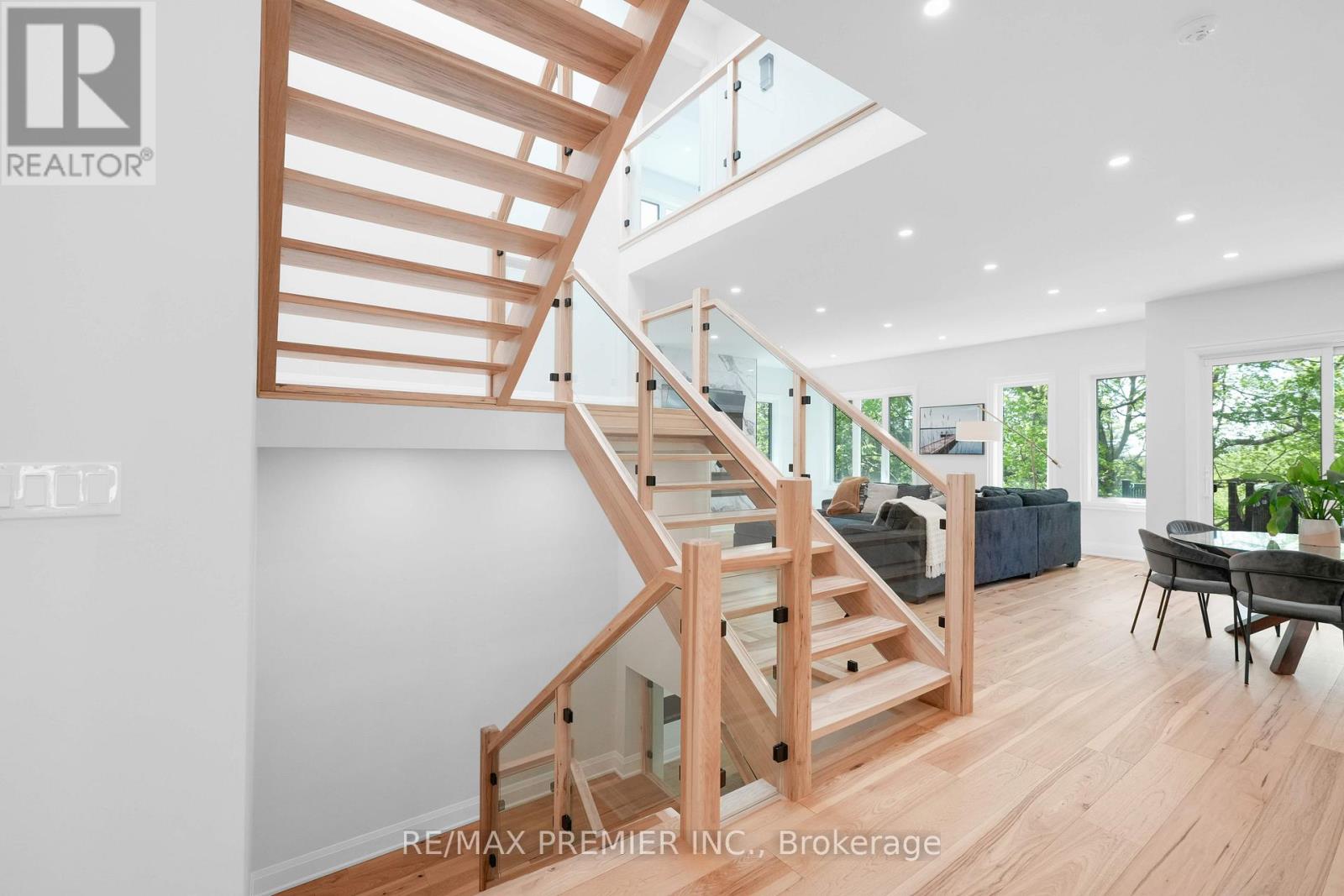 42 Alice Street, East Gwillimbury, Ontario  L0G 1M0 - Photo 5 - N12677762