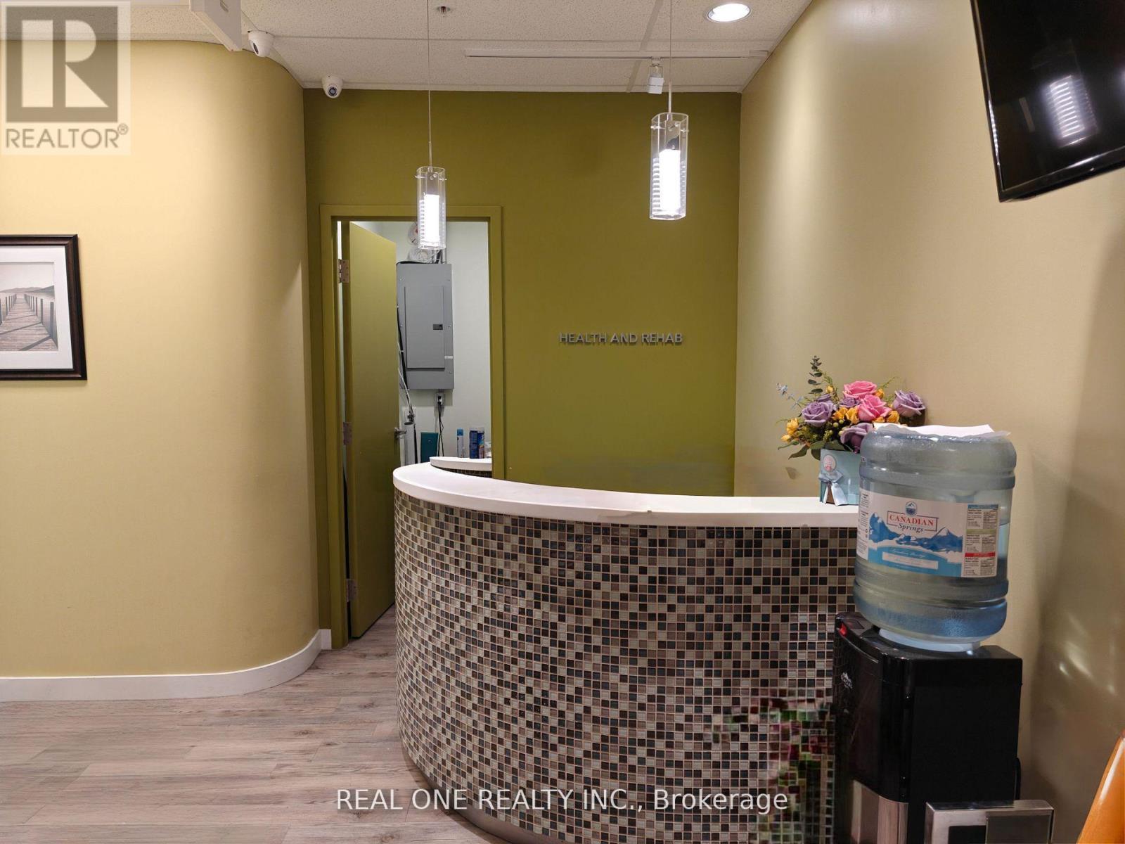 204 - 7191 Yonge Street, Markham, Ontario  L3T 0C4 - Photo 6 - N12677818