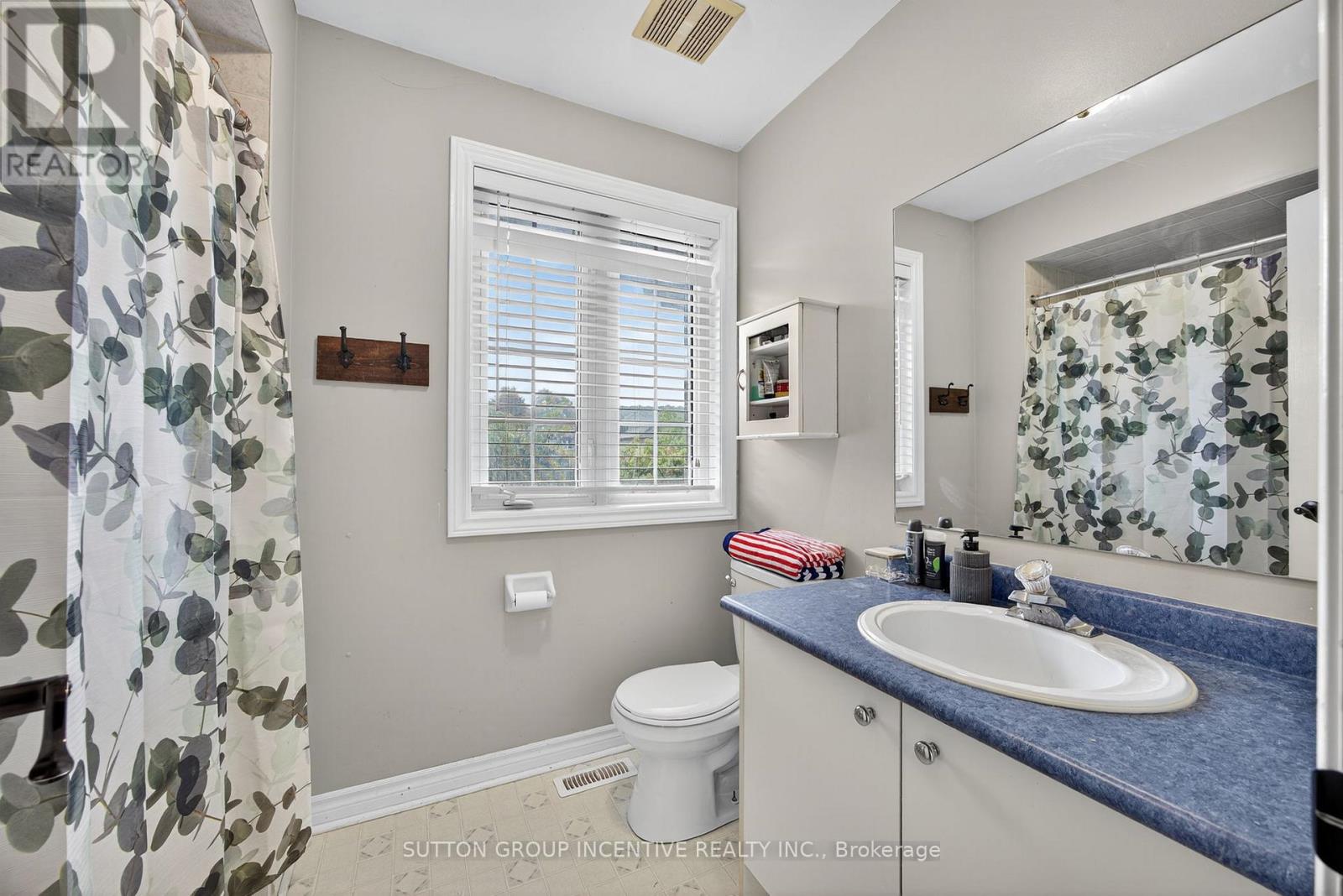 4 Dunnett Drive, Barrie (Ardagh), Ontario  L4N 0H8 - Photo 21 - S12677784