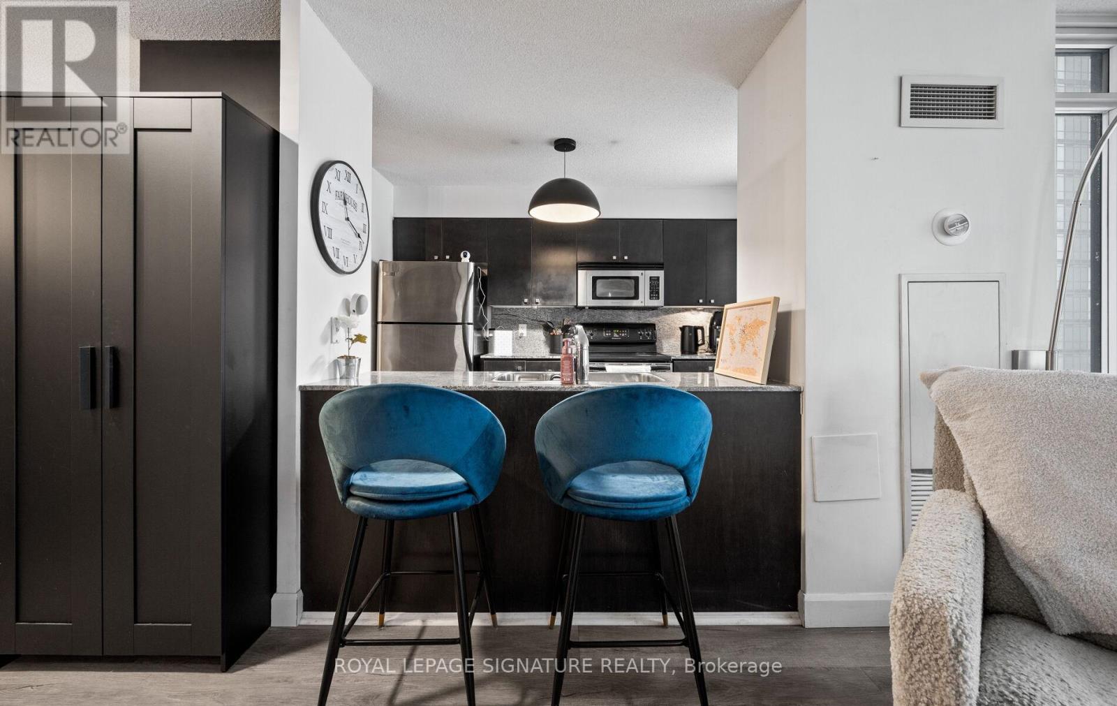 2906 - 11 Brunel Court, Toronto, Ontario  M5V 3Y3 - Photo 2 - C12676154