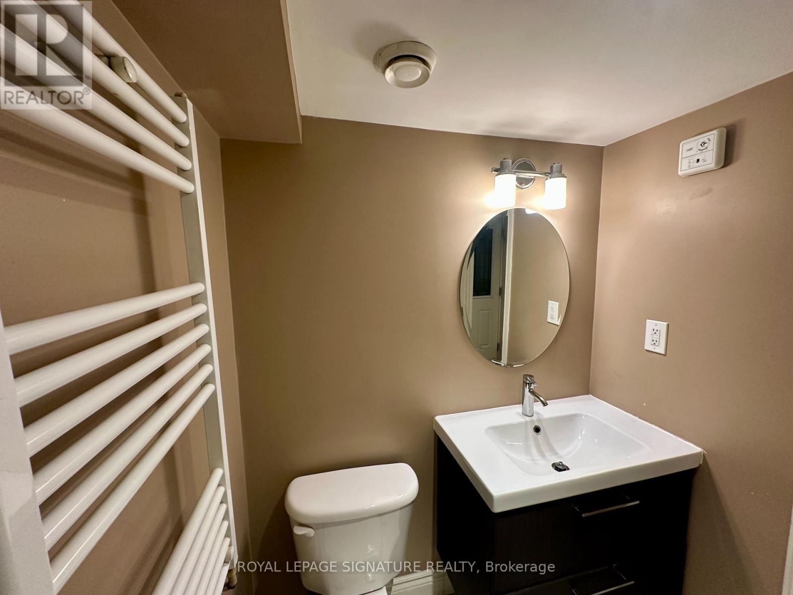 Bsmt - 66 Condor Avenue, Toronto, Ontario  M4J 3M9 - Photo 5 - E12664232