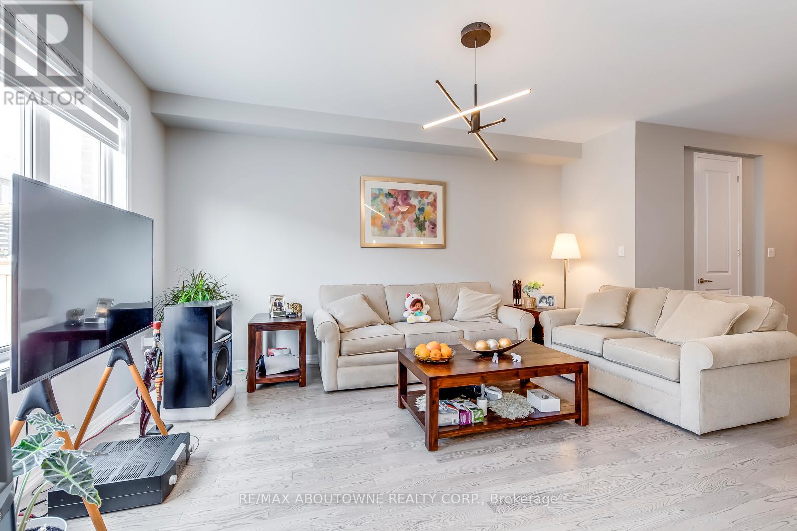 3302 Jacob Way, Oakville, Ontario  L6M 5J9 - Photo 13 - W12677638