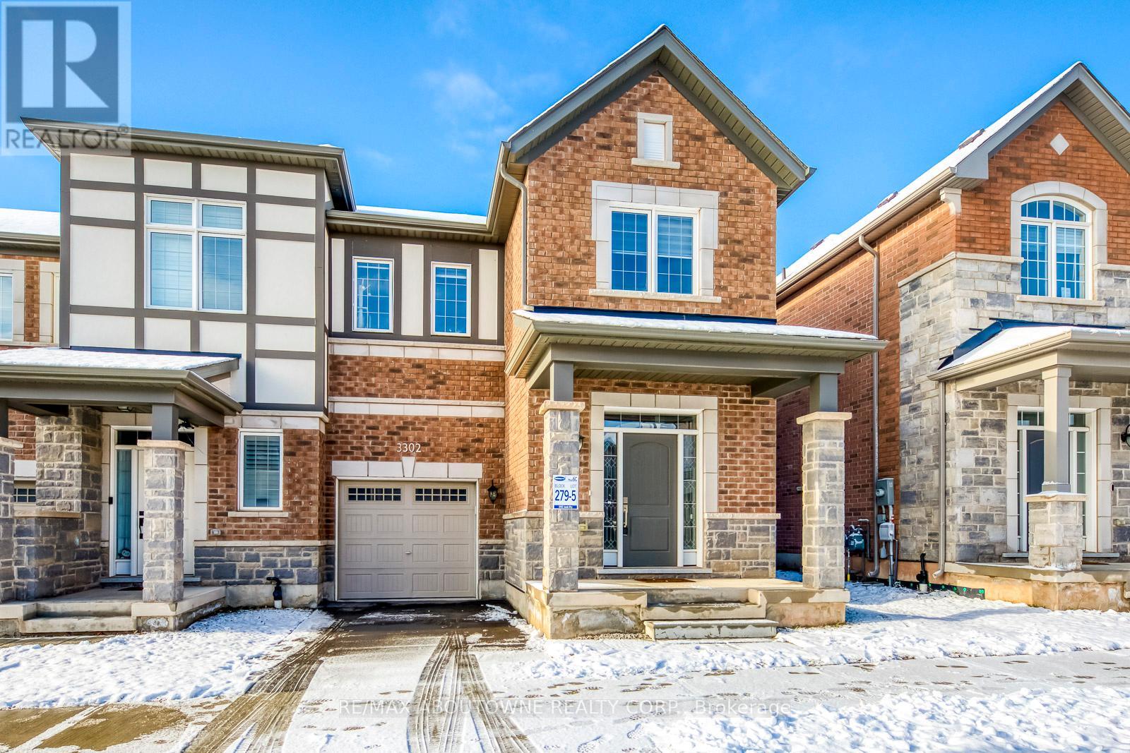 3302 Jacob Way, Oakville, Ontario  L6M 5J9 - Photo 2 - W12677638