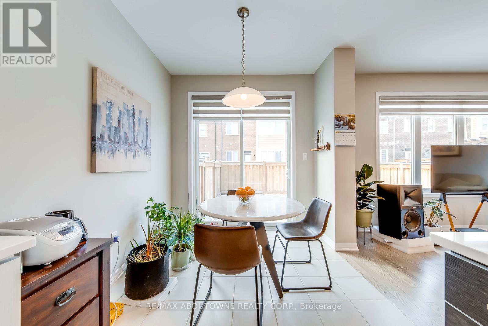 3302 Jacob Way, Oakville, Ontario  L6M 5J9 - Photo 21 - W12677638