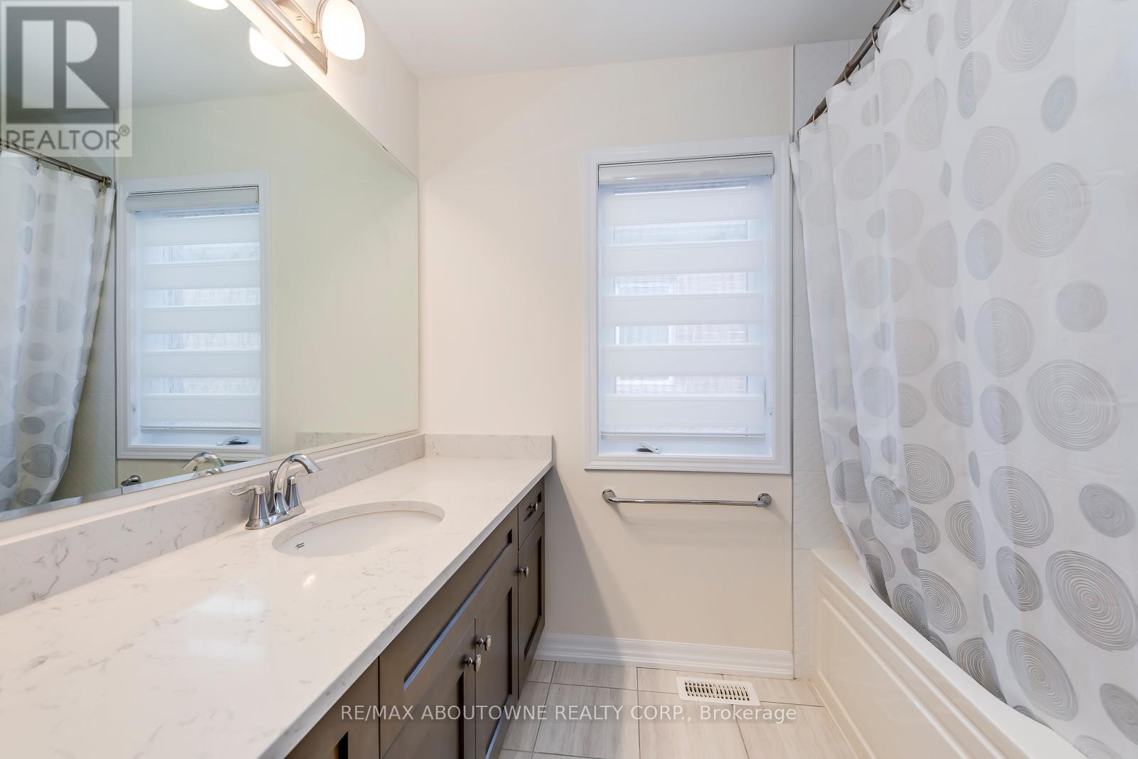 3302 Jacob Way, Oakville, Ontario  L6M 5J9 - Photo 37 - W12677638