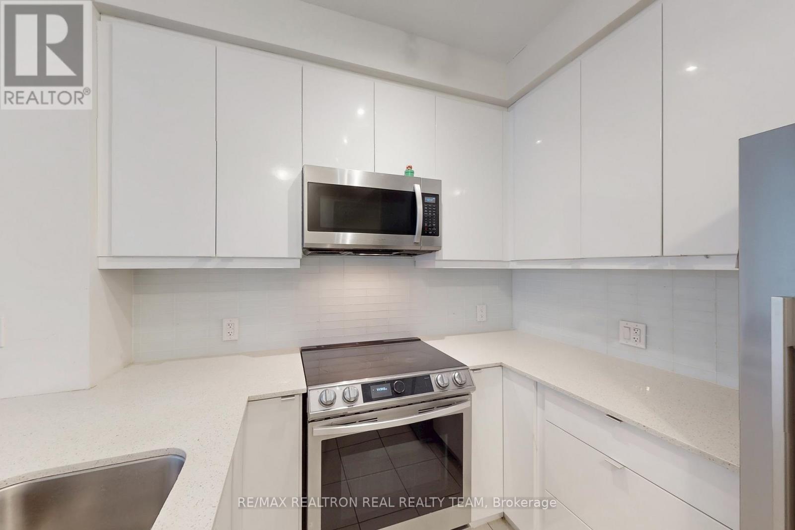 #1510 - 50 Thomas Riley Road, Toronto, Ontario  M9B 0C5 - Photo 5 - W12677684