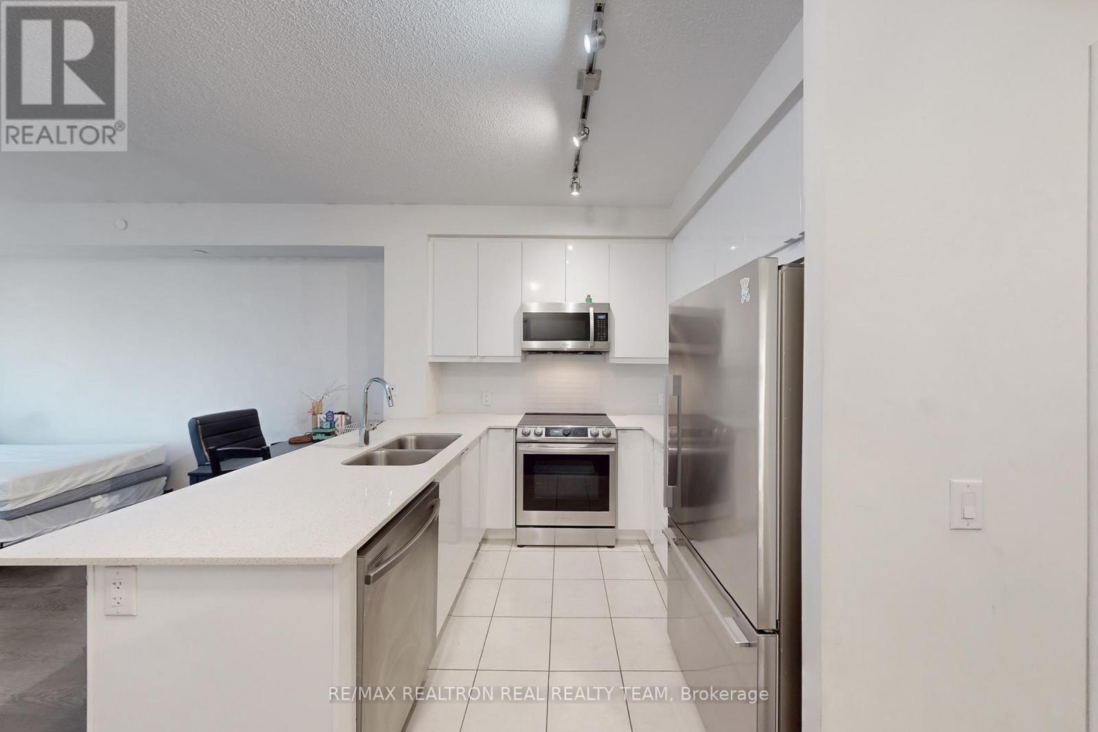 #1510 - 50 Thomas Riley Road, Toronto, Ontario  M9B 0C5 - Photo 6 - W12677684