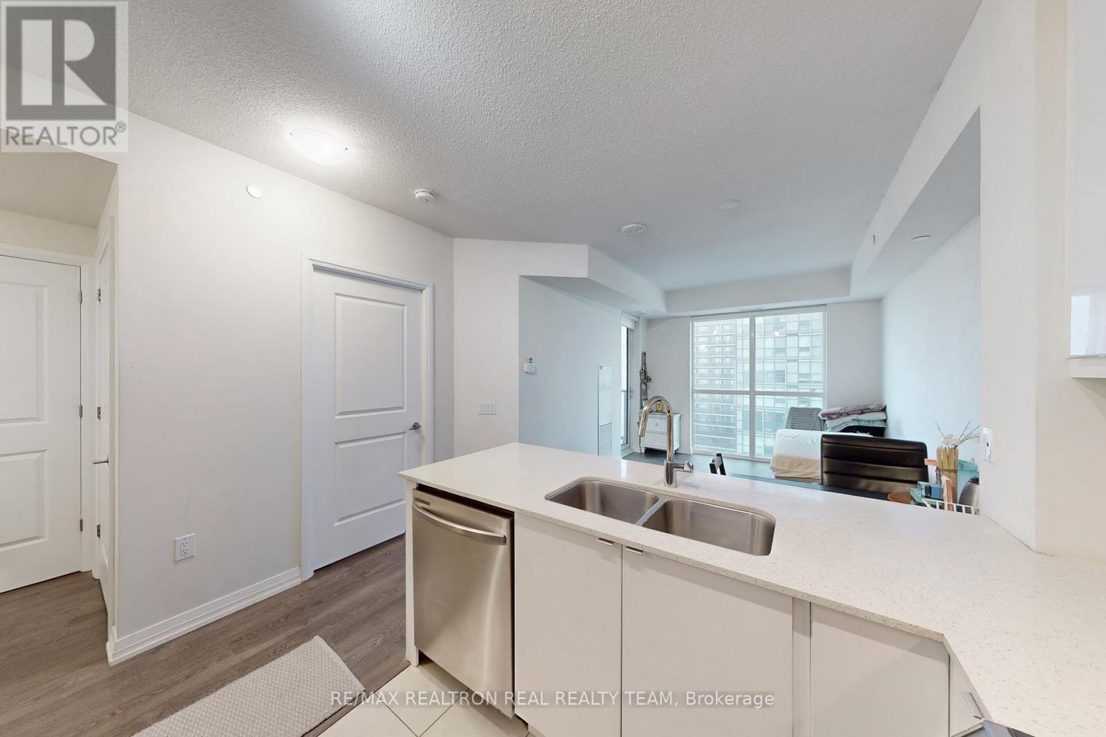 #1510 - 50 Thomas Riley Road, Toronto, Ontario  M9B 0C5 - Photo 7 - W12677684