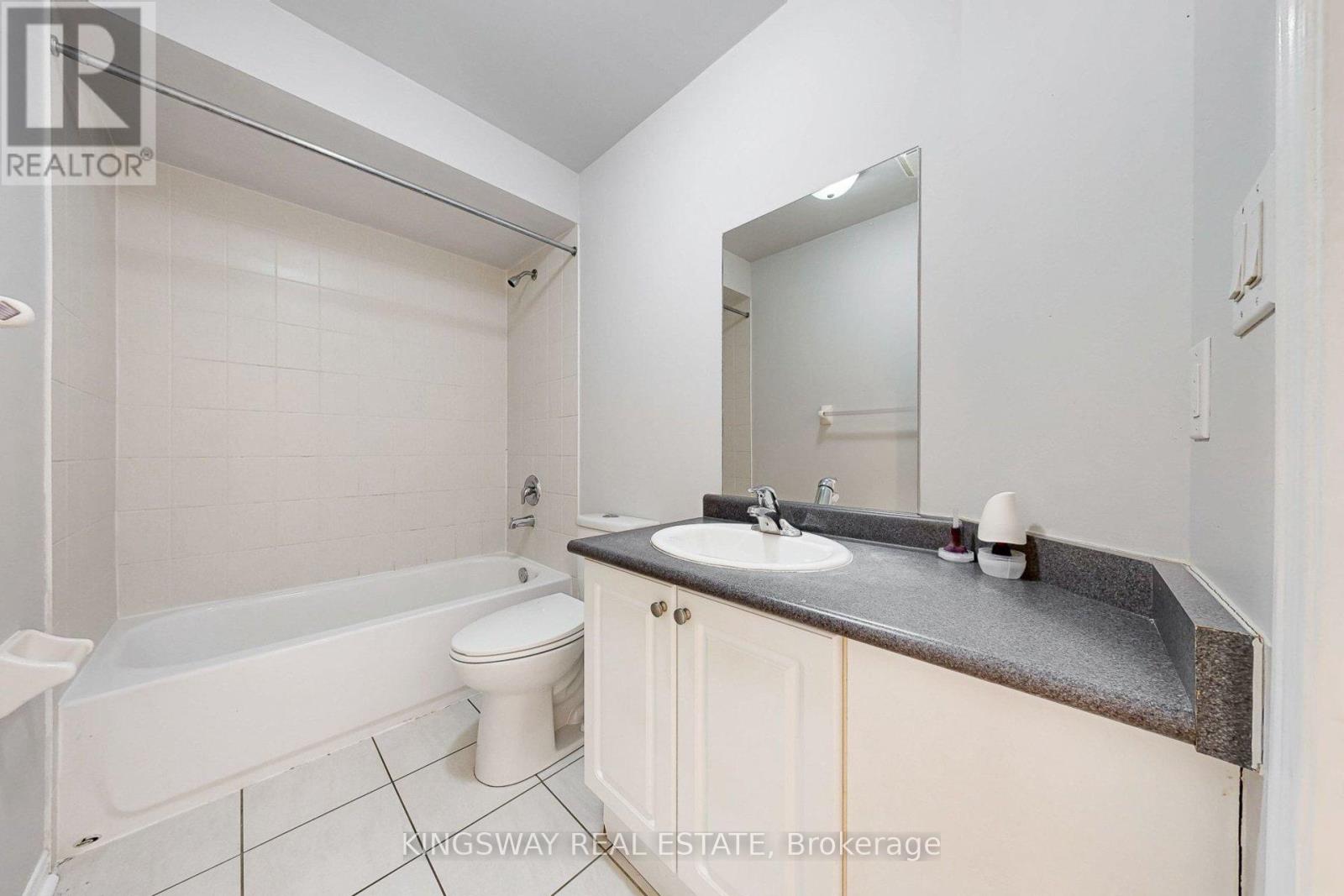 84 Abbotsbury Drive, Brampton, Ontario  L6X 0S2 - Photo 15 - W12677808