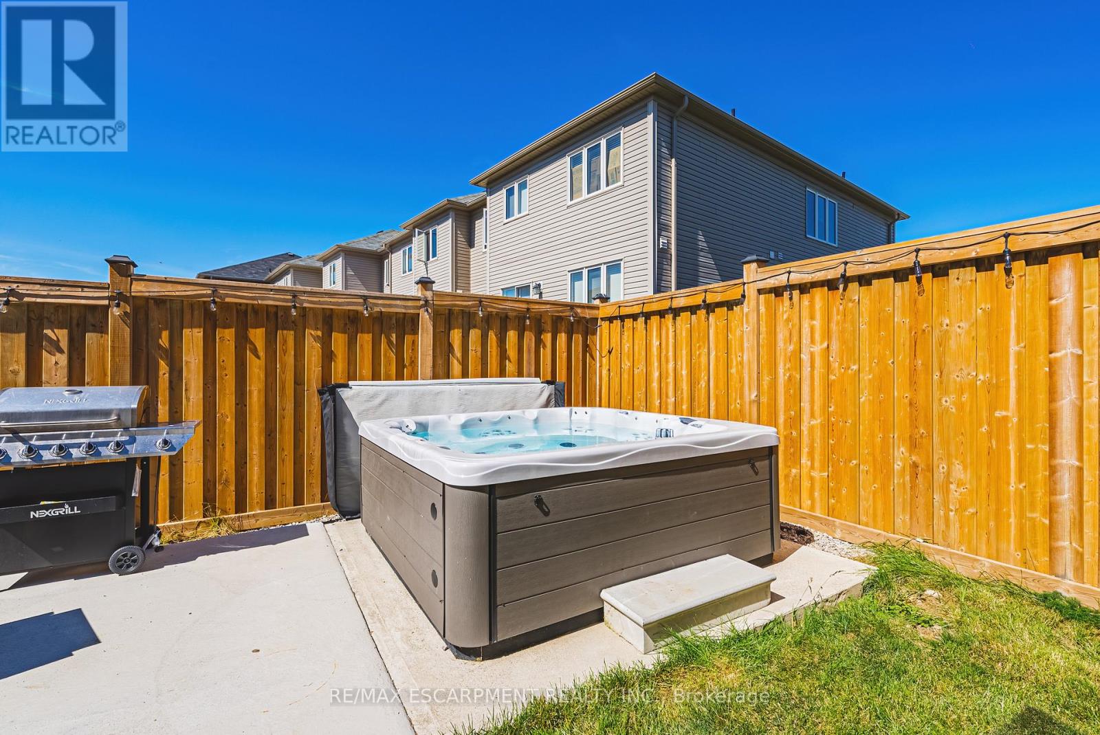 11 Mcwatters Street, Hamilton, Ontario  L0R 1C0 - Photo 37 - X12677610