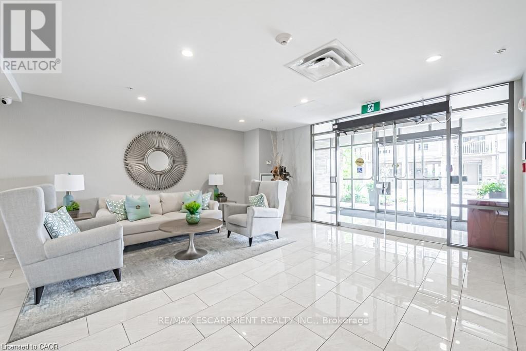 221 - 35 Southshore Crescent, Hamilton, Ontario  L8E 0J2 - Photo 4 - X12677658