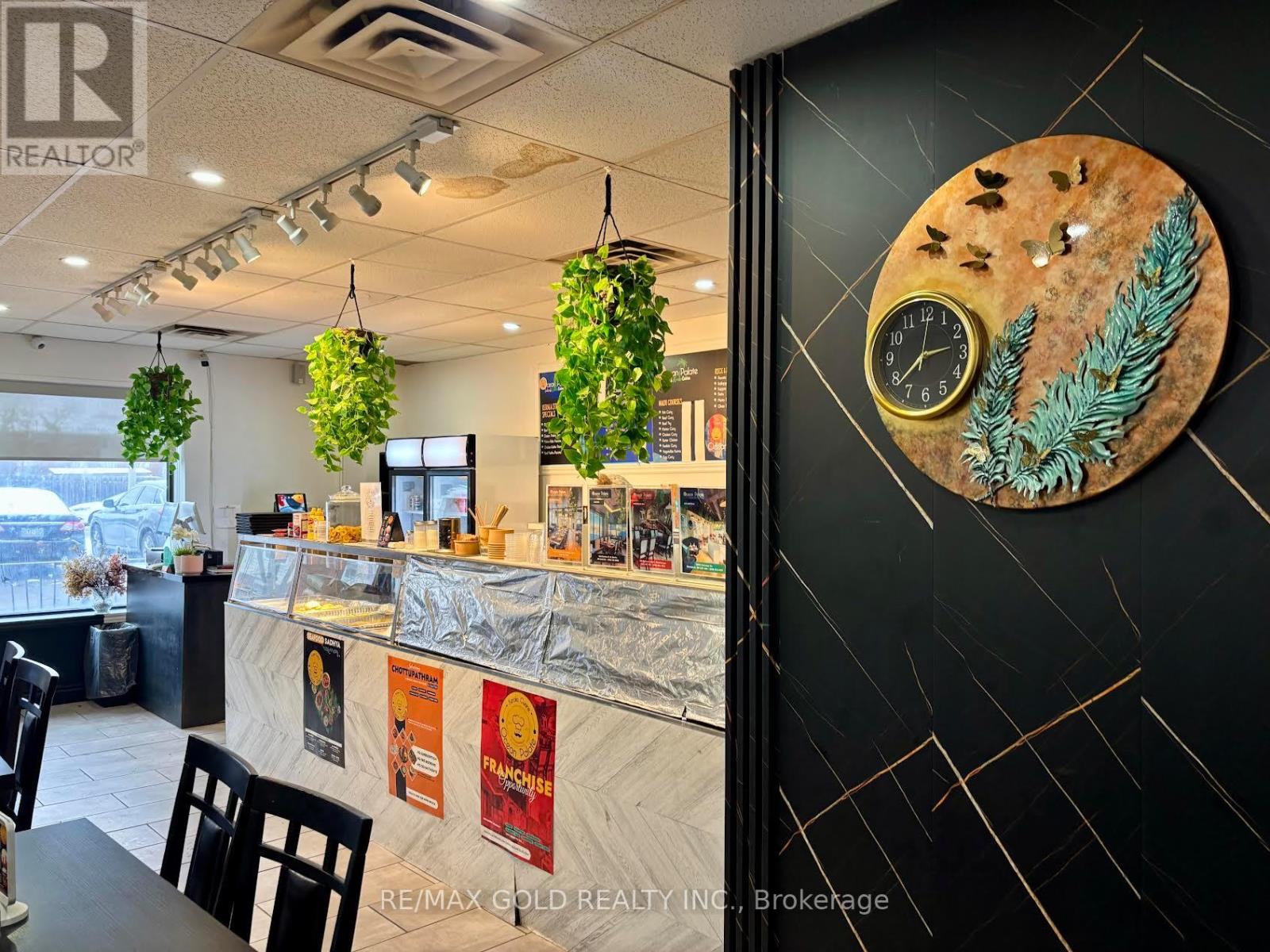 2732 Barton Street E, Hamilton, Ontario  L8E 4M6 - Photo 3 - X12677660